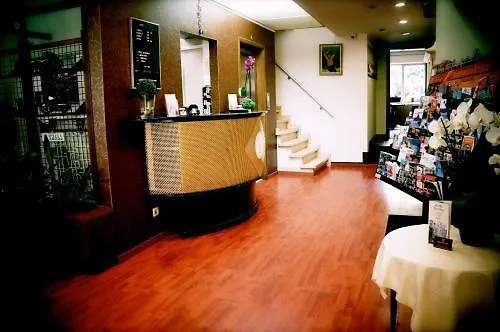 本特利酒店 Schaerbeek 2*,  比利时